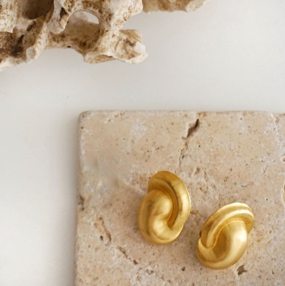Vintage statement clip on earrings